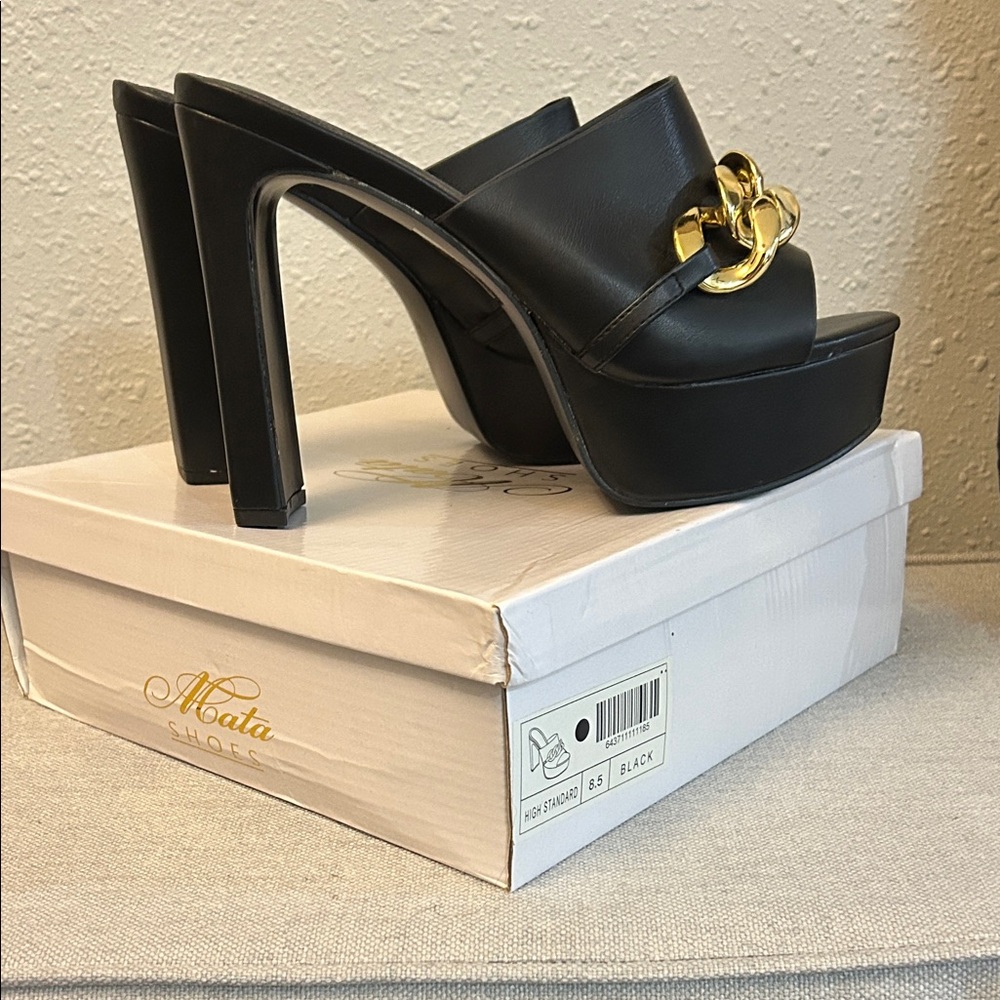 Mata Shoes Black Platform Heels with Gold Accent